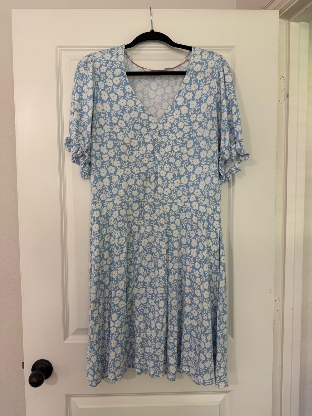 Boden Light Blue and White Floral V-Neck Dress